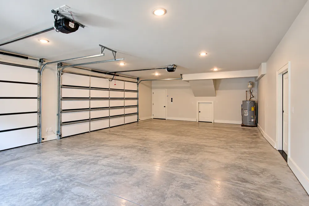 Saloli — Garage
