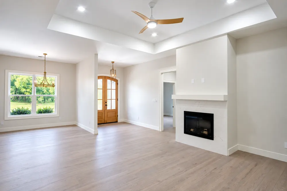 Saloli — Open-plan foyer and living space