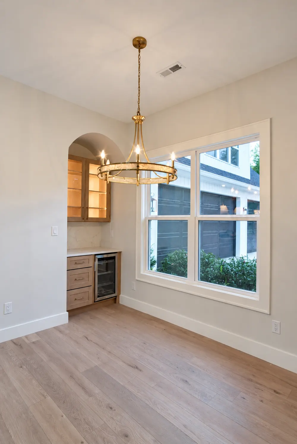 Saloli — Butler's pantry nook
