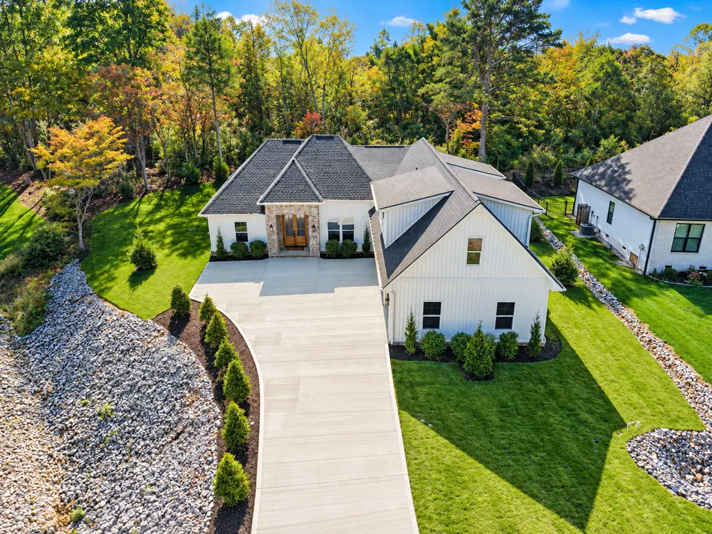 Saloli — aerial view of the home and land